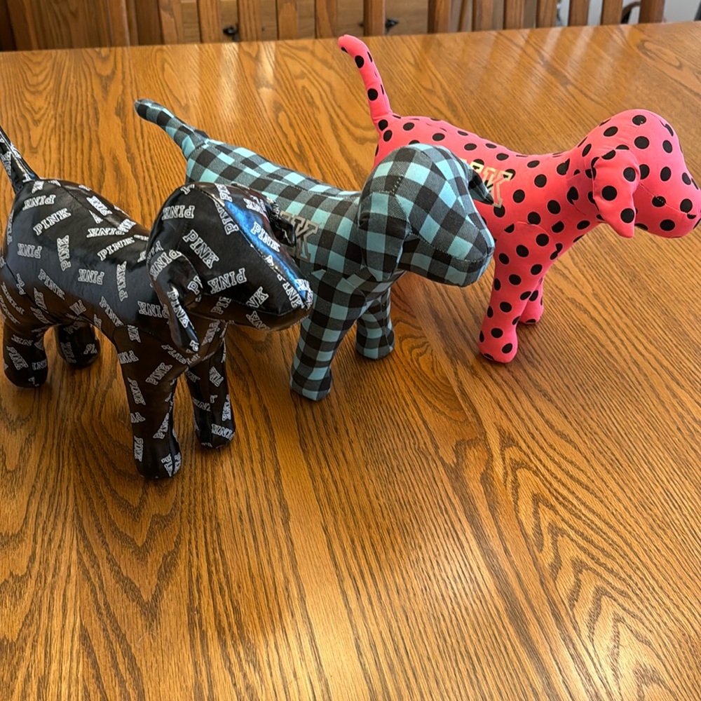 VS PINK Giant Dogs